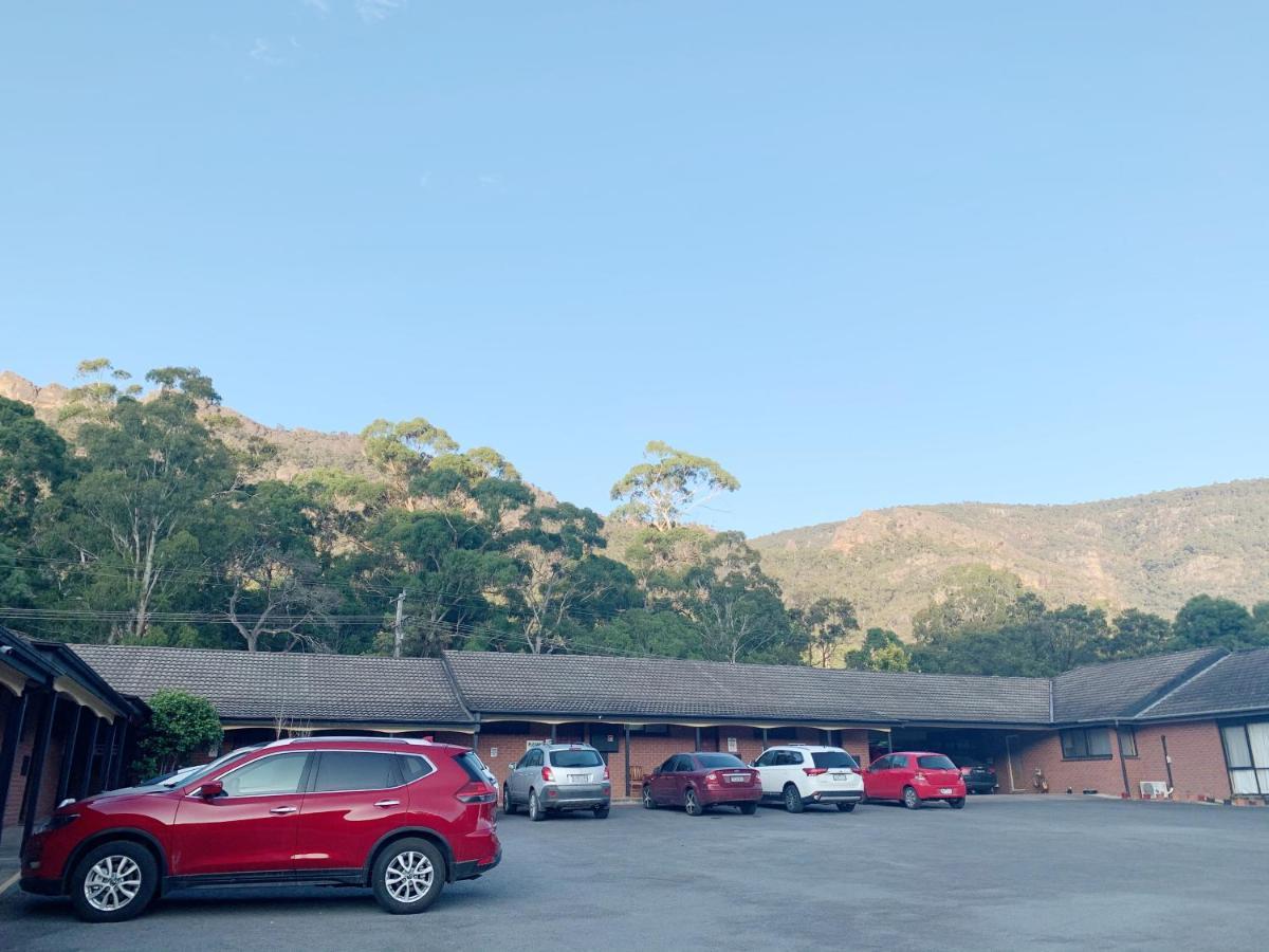 Country Plaza Halls Gap Motel Exterior photo