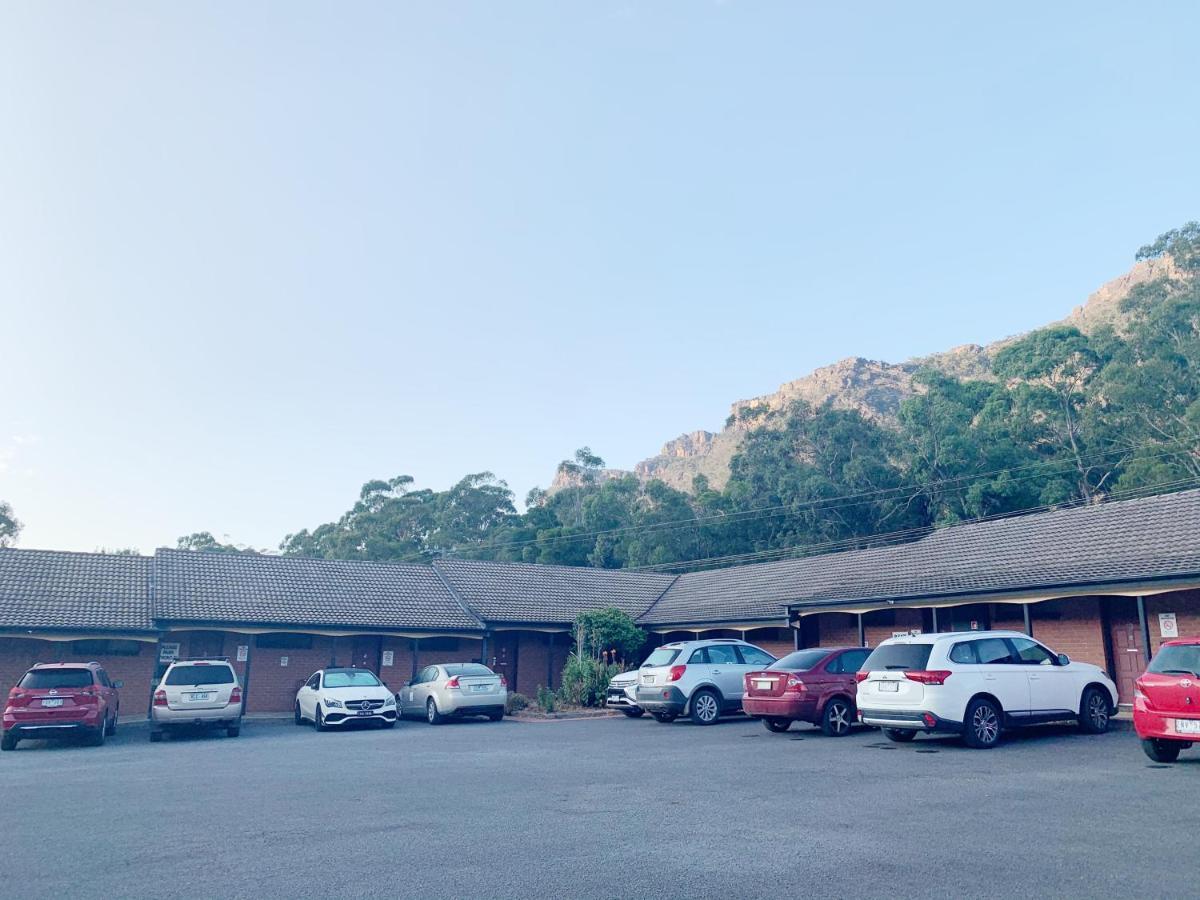 Country Plaza Halls Gap Motel Exterior photo