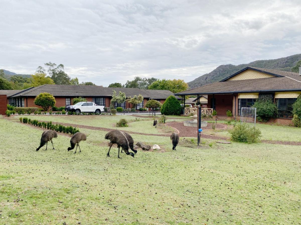 Country Plaza Halls Gap Motel Exterior photo