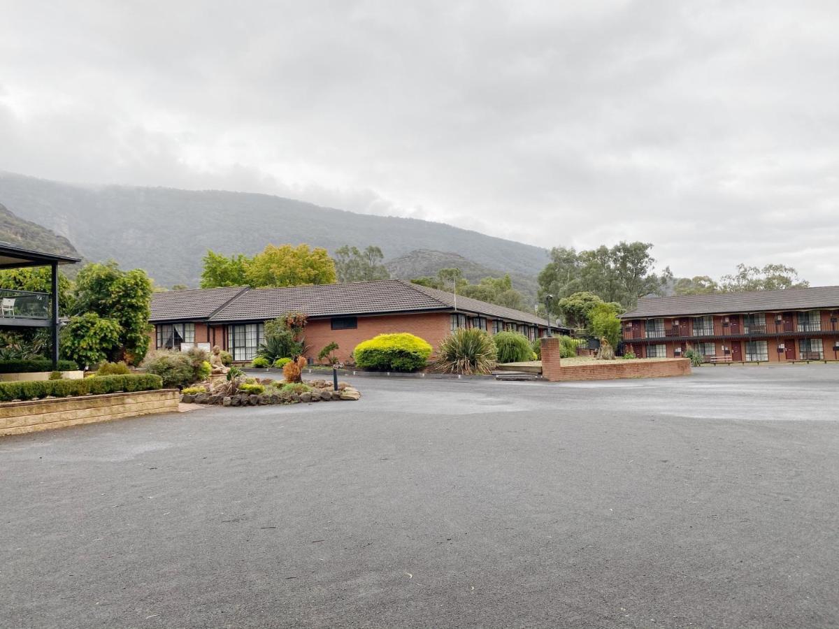 Country Plaza Halls Gap Motel Exterior photo